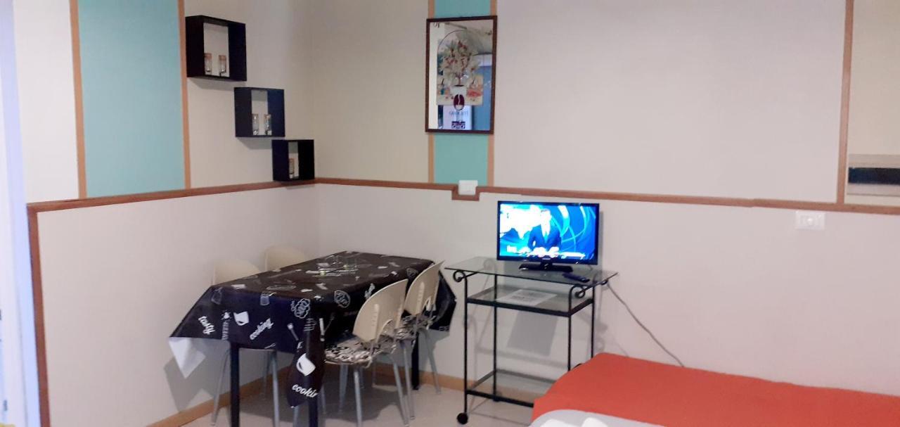 Tourist House Ostia Antica Hotel Ponte Galeria Ngoại thất bức ảnh