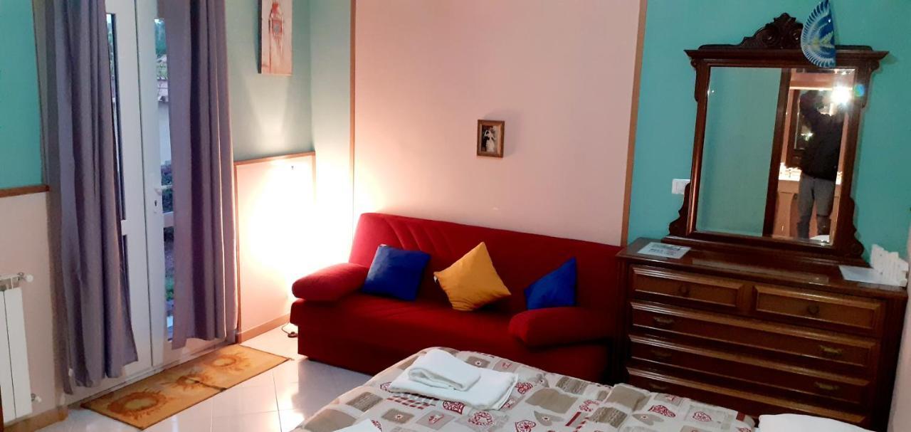 Tourist House Ostia Antica Hotel Ponte Galeria Ngoại thất bức ảnh
